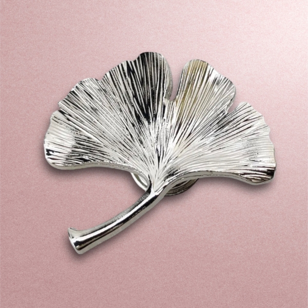 Nábytková úchytka Ginko - strieborná